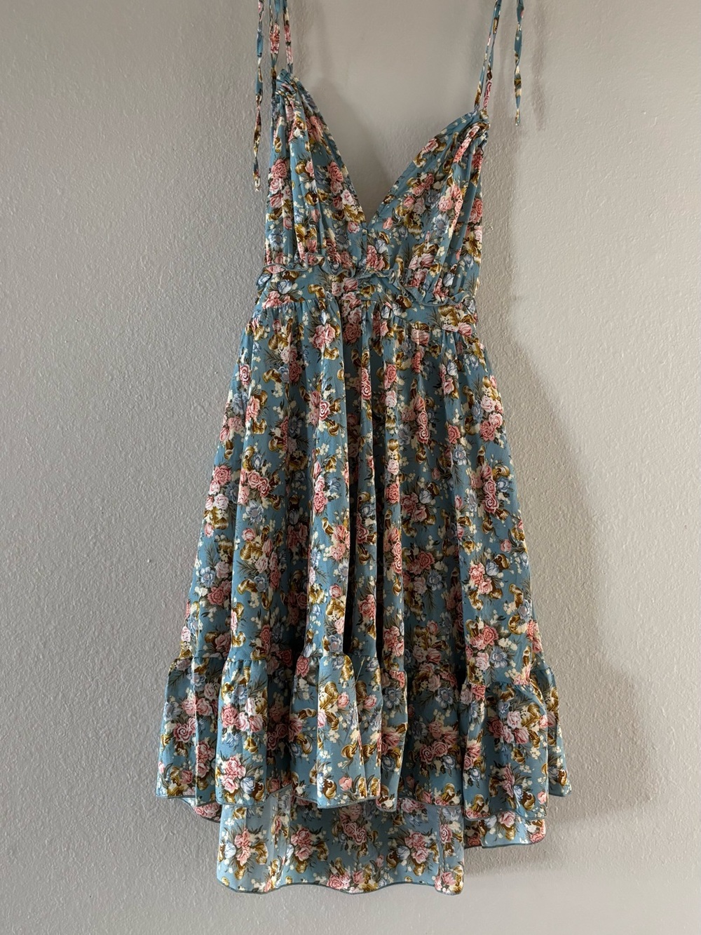 Floral v necked sleeveless